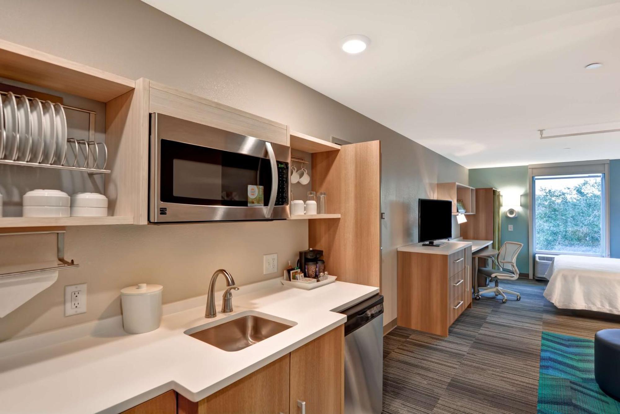 Home2 Suites By Hilton Tampa Usf Near Busch Gardens Dış mekan fotoğraf