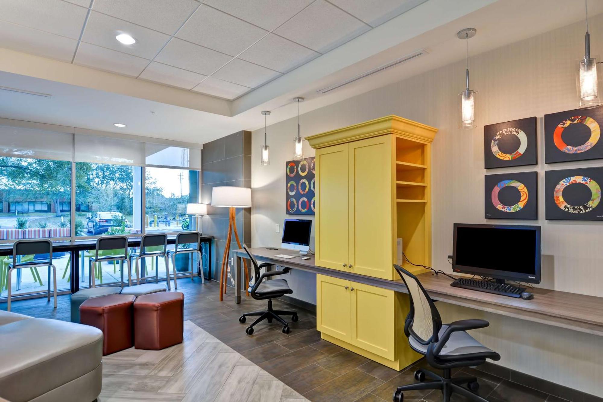 Home2 Suites By Hilton Tampa Usf Near Busch Gardens Dış mekan fotoğraf
