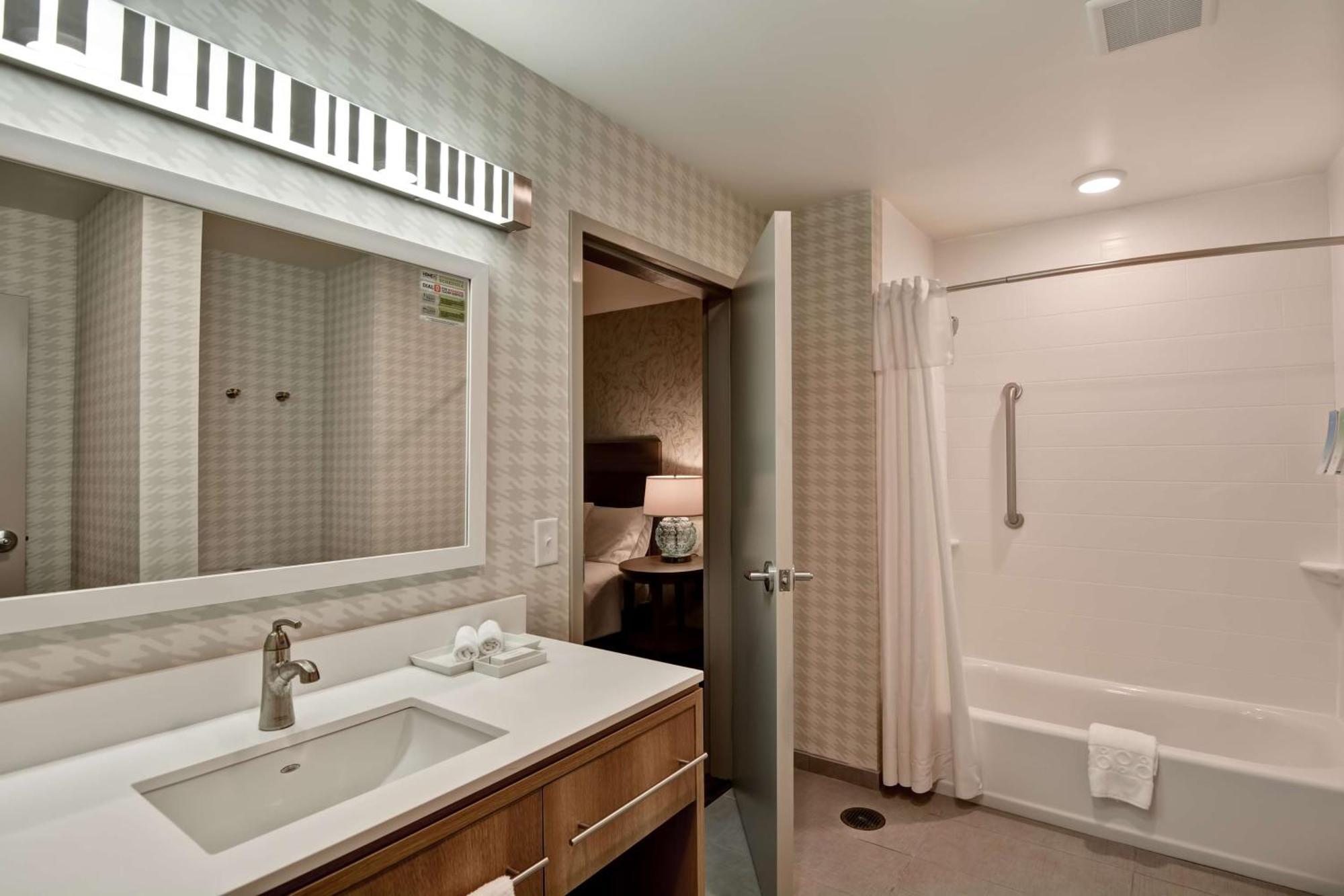 Home2 Suites By Hilton Tampa Usf Near Busch Gardens Dış mekan fotoğraf