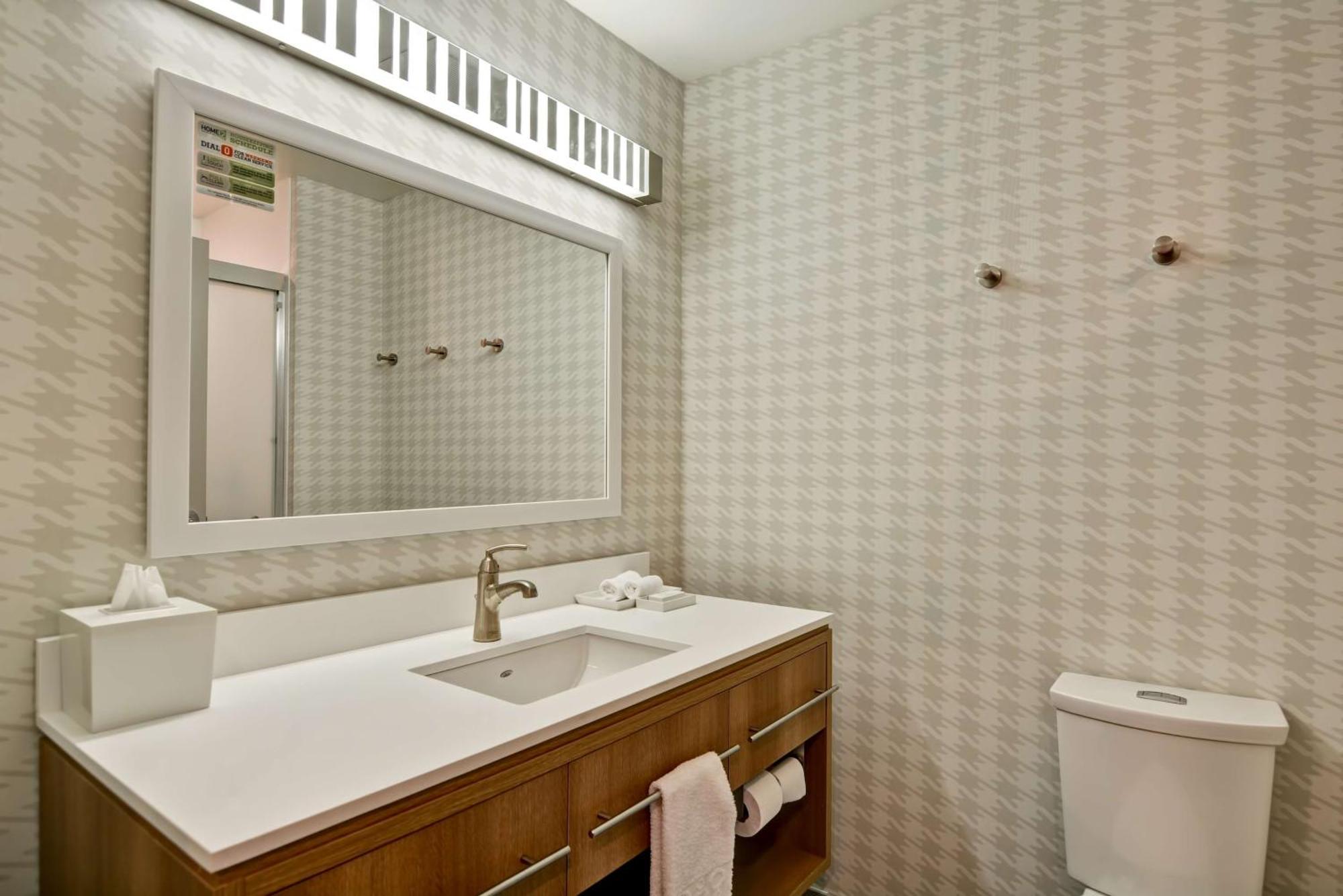 Home2 Suites By Hilton Tampa Usf Near Busch Gardens Dış mekan fotoğraf