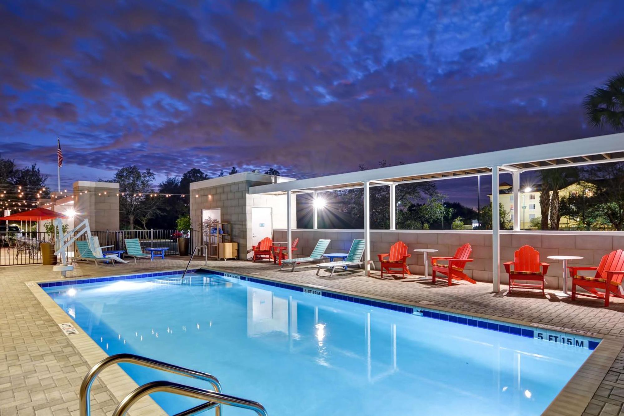 Home2 Suites By Hilton Tampa Usf Near Busch Gardens Dış mekan fotoğraf